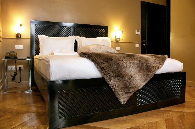 Отель Montefiore 16 - Urban Boutique Тель-Авив